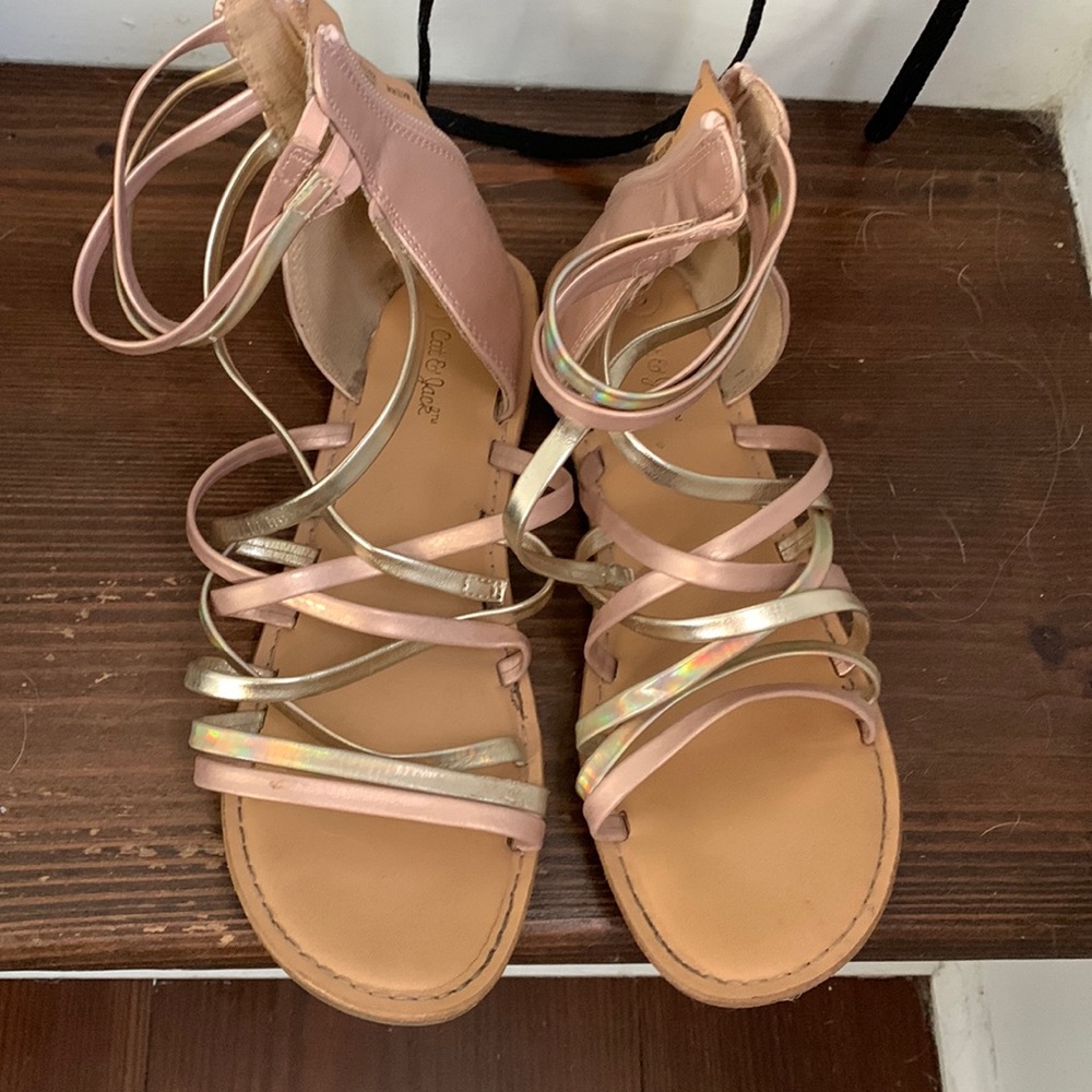 Kids size 3 Pre owned sandal little girl